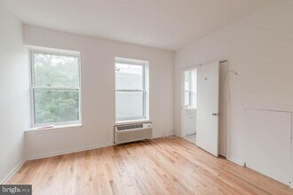 2300 18th St NW in Washington, DC - Building Photo - Building Photo