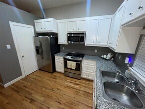 7650 Springhill St in Houston, TX - Foto de edificio - Building Photo