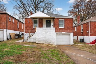 7137 Garesche Ave in Jennings, MO - Building Photo