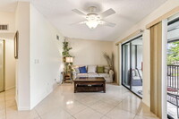 9398 S Belfort Cir in Tamarac, FL - Building Photo - Building Photo