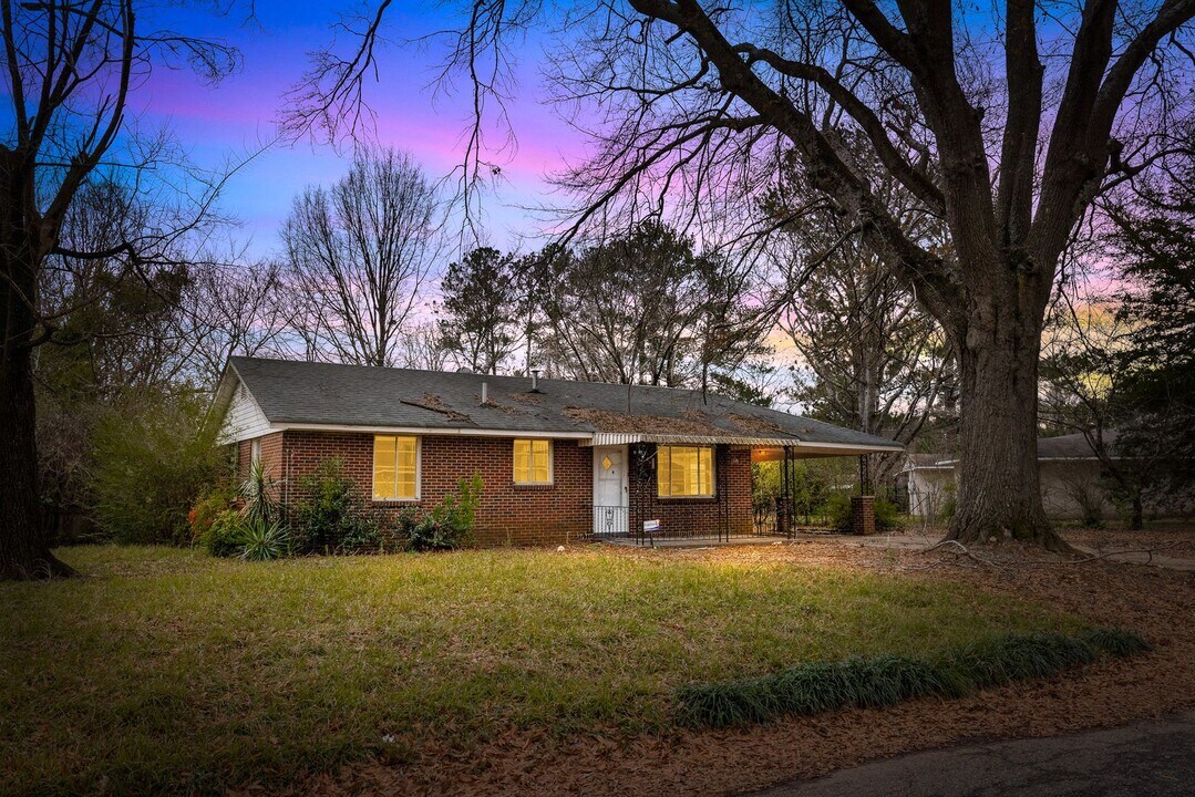 1245 Rayfield Dr in Birmingham, AL - Building Photo