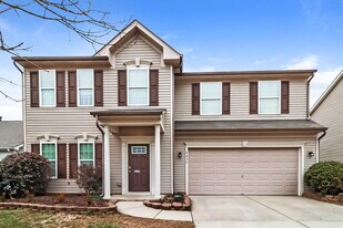 9035 Goldfields Dr in Charlotte, NC - Building Photo