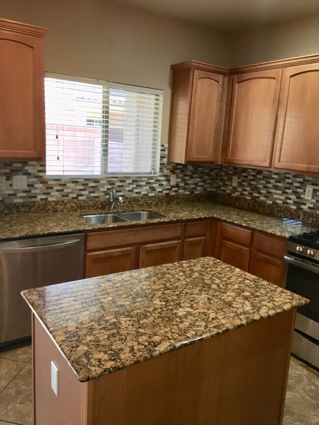 property at 1595 W Gleaming Moon Ln