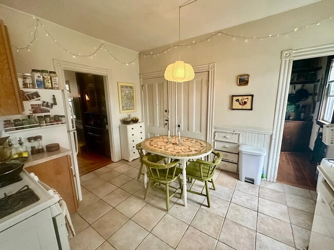 66 Fairbanks St, Unit 3 in Boston, MA - Building Photo - Building Photo