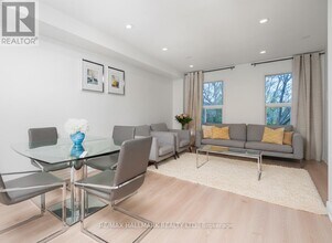 95 Weldrick Rd E in Richmond Hill, ON - Building Photo - Building Photo