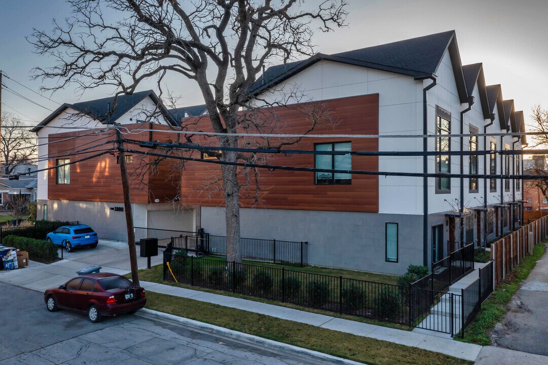 3880 Munger Ave in Dallas, TX - Foto de edificio