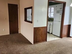 11307 N May Ave, Unit #D in Oklahoma City, OK - Building Photo - Building Photo