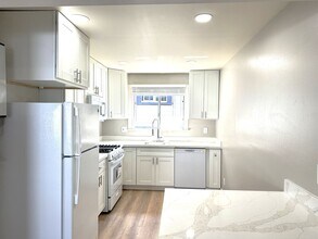 3808 Quigley St in Oakland, CA - Building Photo - Building Photo