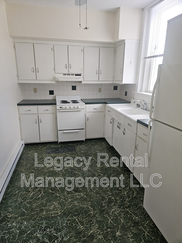 281 E Main St in Plymouth, PA - Building Photo - Building Photo