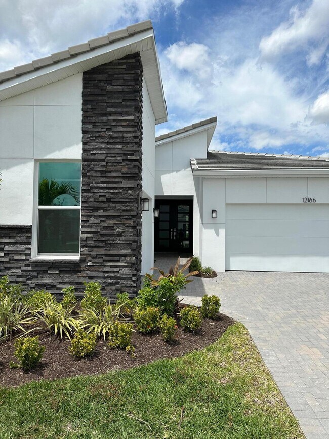 12166 Viridian Blvd in Port St. Lucie, FL - Building Photo - Building Photo