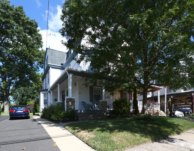 110 Central Ave in Cheltenham, PA - Foto de edificio - Building Photo