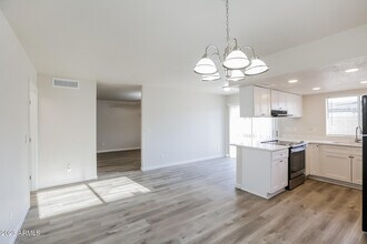 3522 W Malapai Dr in Phoenix, AZ - Building Photo - Building Photo