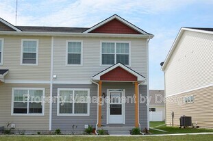 5891 Marble Cir in Johnston, IA - Building Photo