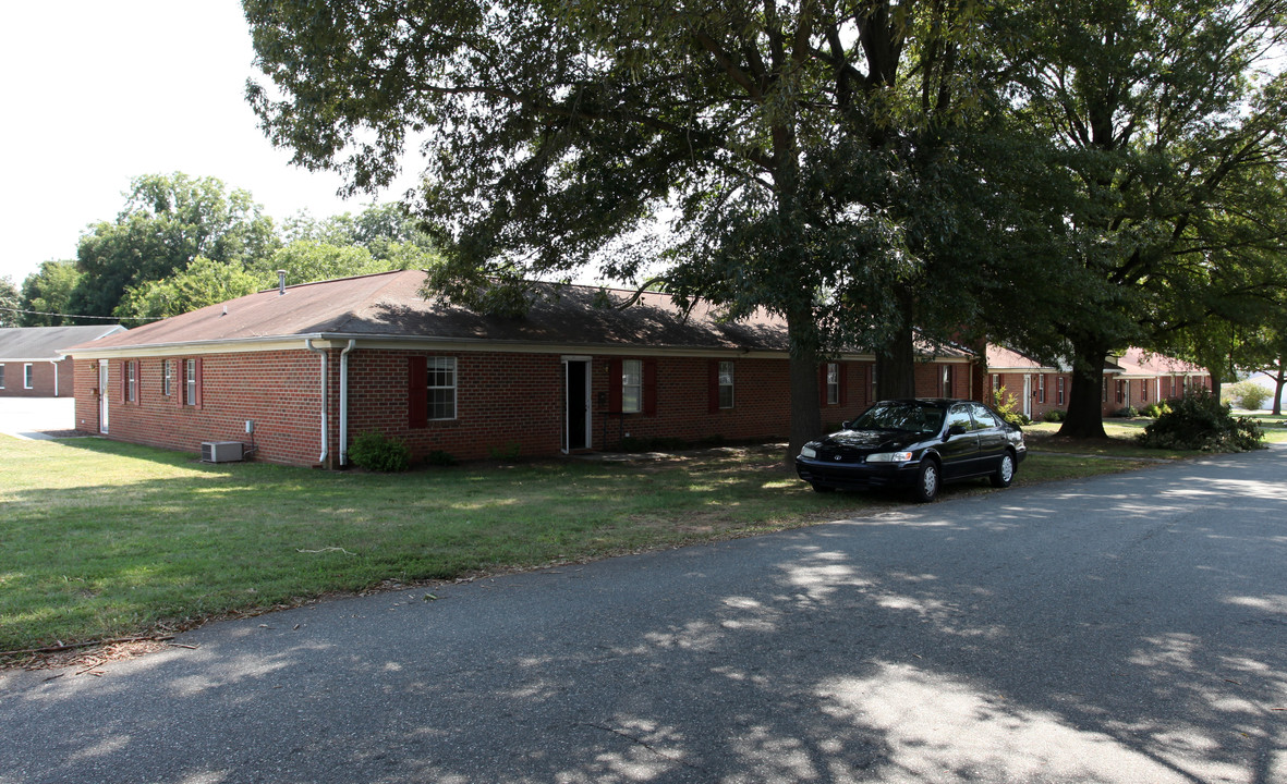 505 Oneida St in Graham, NC - Building Photo