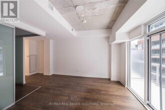 15 Baseball Pl in Toronto, ON - Building Photo - Building Photo