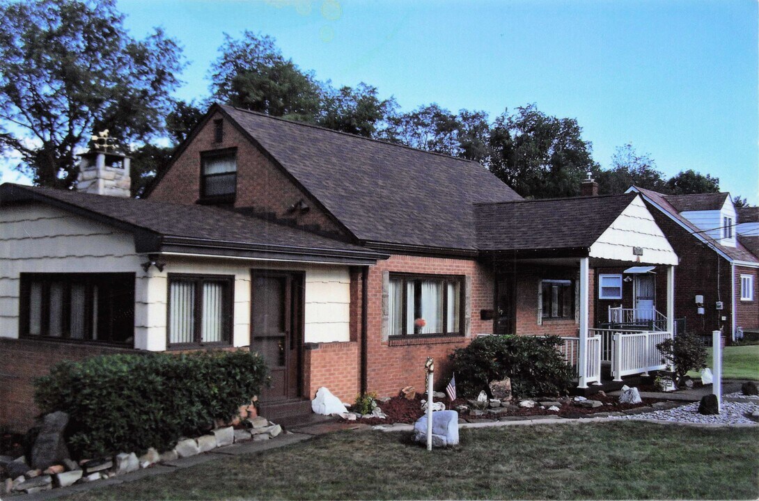 4707 Bert Dr in Monroeville, PA - Building Photo