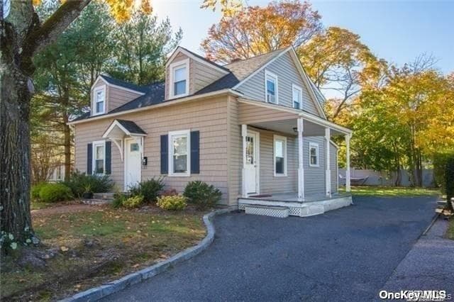 58 Floyd Pl in East Norwich, NY - Building Photo - Building Photo