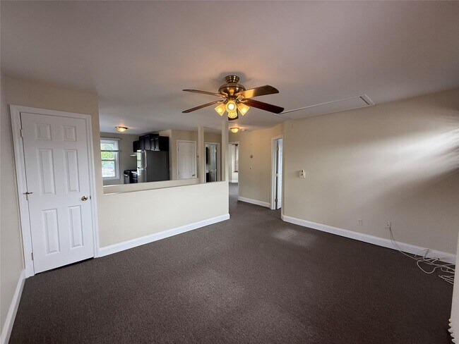 23 Bellemeade Ave in Smithtown, NY - Building Photo - Building Photo
