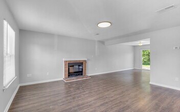 1308 Mikie Ct in Virginia Beach, VA - Building Photo - Building Photo