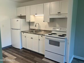 21 Wells St in Saratoga Springs, NY - Building Photo - Building Photo