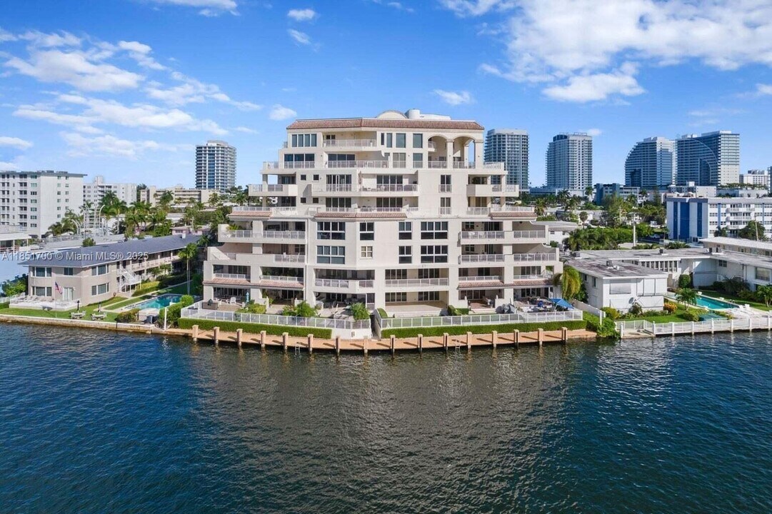 615 Bayshore Dr in Fort Lauderdale, FL - Foto de edificio