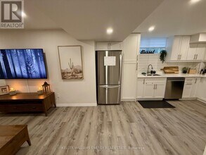 2412 Secreto Dr in Oshawa, ON - Building Photo - Building Photo