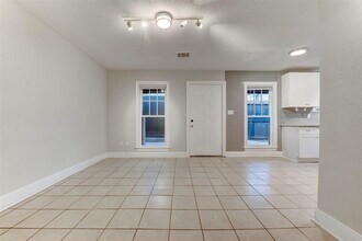 2127 Maximilian St in Houston, TX - Building Photo - Building Photo