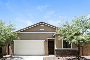 8828 S 41ST Dr in Phoenix, AZ - Building Photo