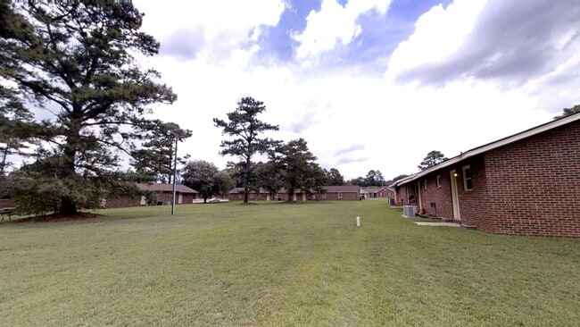 279 Crabapple Cir in Fayetteville, NC - Building Photo - Building Photo