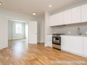 136 Highland Ave in Somerville, MA - Building Photo - Building Photo
