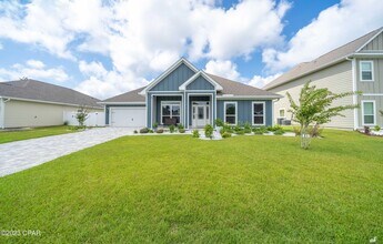 145 Martingale Lp in Lynn Haven, FL - Building Photo - Building Photo