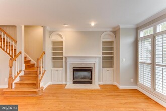 826 Rivergate Pl in Alexandria, VA - Building Photo - Building Photo