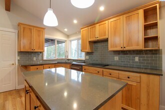 208 Wallace St in Richland, WA - Building Photo - Building Photo