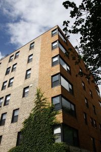 property at 525 W Aldine Ave