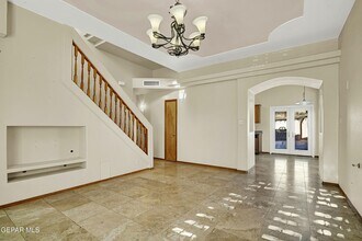 2316 N Campbell St in El Paso, TX - Building Photo - Building Photo