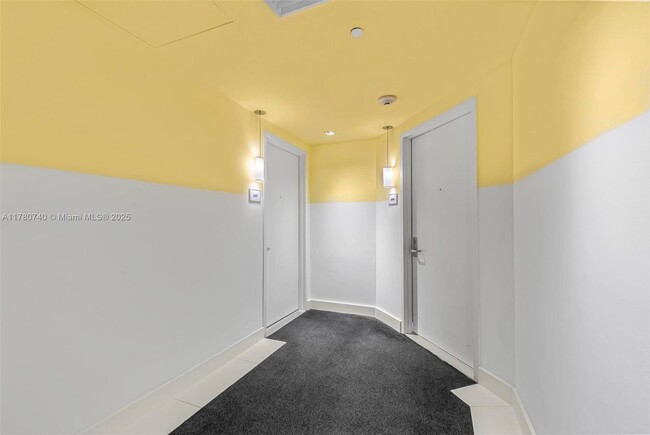 495 Brickell Ave, Unit 2411 in Miami, FL - Building Photo - Building Photo