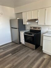 651 Hollace St in Pittsburgh, PA - Foto de edificio - Building Photo