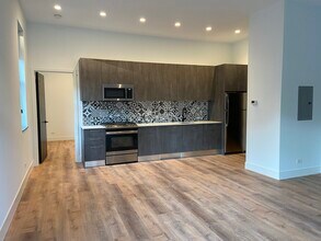 1900 W North Ave in Chicago, IL - Building Photo - Building Photo