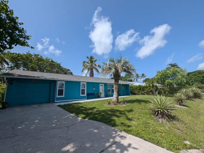 property at 4418 Parrot Ave