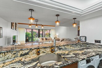 222 Old Meadow Way in Palm Beach Gardens, FL - Building Photo - Building Photo
