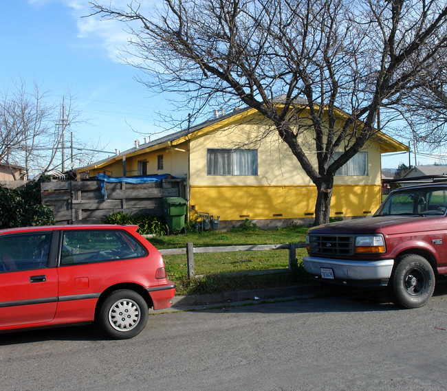 3181 Moorland Ave in Santa Rosa, CA - Foto de edificio - Building Photo