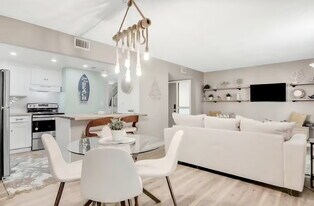 9 Tarragona Ct in St. Augustine, FL - Building Photo