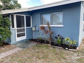 519 6th Ave W in Palmetto, FL - Building Photo