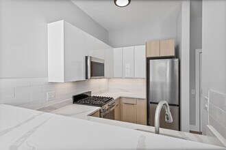 1625 W Howard St in Chicago, IL - Building Photo - Building Photo