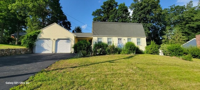 19 McKenna Dr in Nashua, NH - Building Photo - Building Photo