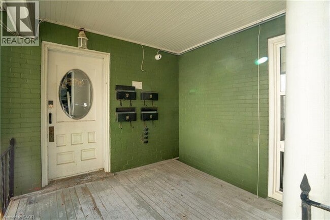 98 Church St in Kitchener, ON - Building Photo - Building Photo