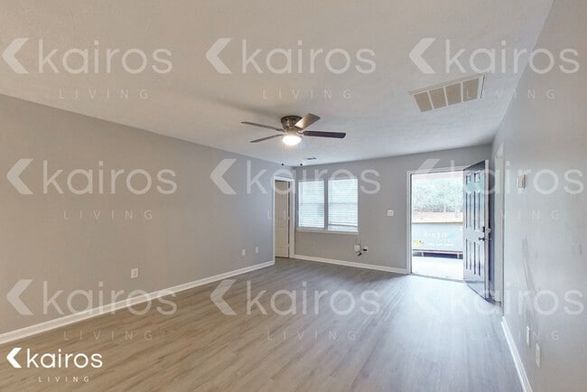 301 Beaver Pointe Dr in Winterville, GA - Foto de edificio - Building Photo