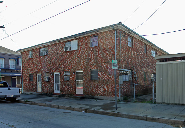 1634 Pauger St in New Orleans, LA - Foto de edificio - Building Photo