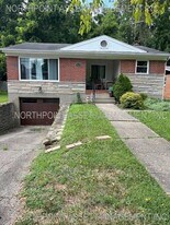 7879 Greenland Pl in Cincinnati, OH - Building Photo