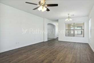 207 W Latona Rd in Phoenix, AZ - Foto de edificio - Building Photo